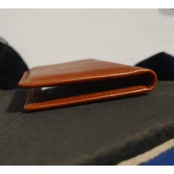 Men's Slim Front Pocket Wallet - RFID Blocking, Thin Minimalist Bifold Design - Picture 2 of 3